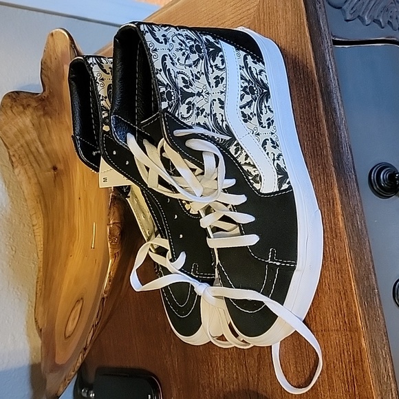 High Top Vans - Picture 1 of 3